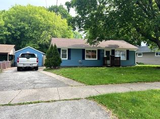 119 Harding Ave, Waukegan, IL 60085