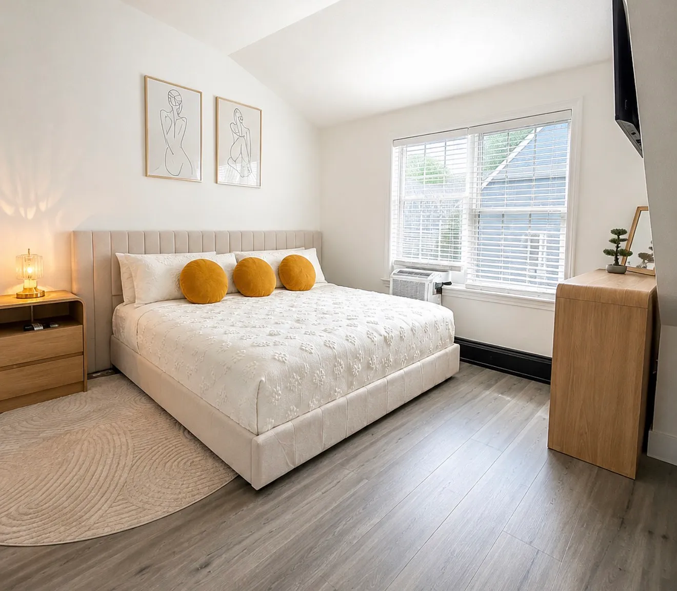 2 bed, 1.5 bath, 945 sqft, $3,400 — Photo 4