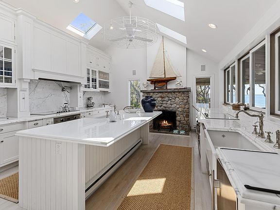 4th image of 2 Beach Plum Ln