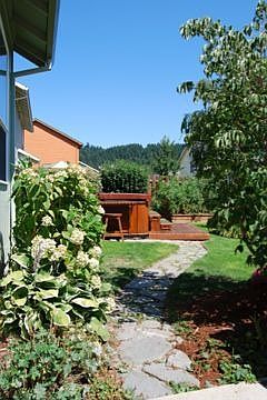 Stone Walkway to Hot Tub from house