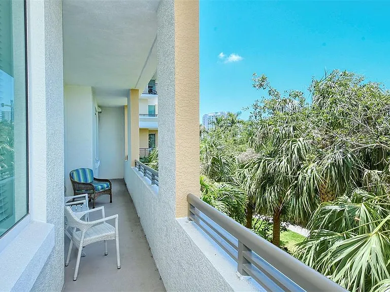 800 N Tamiami Trl #203 — Photo 11