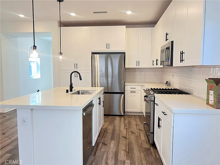 4055 Pomelo Dr — Photo 3