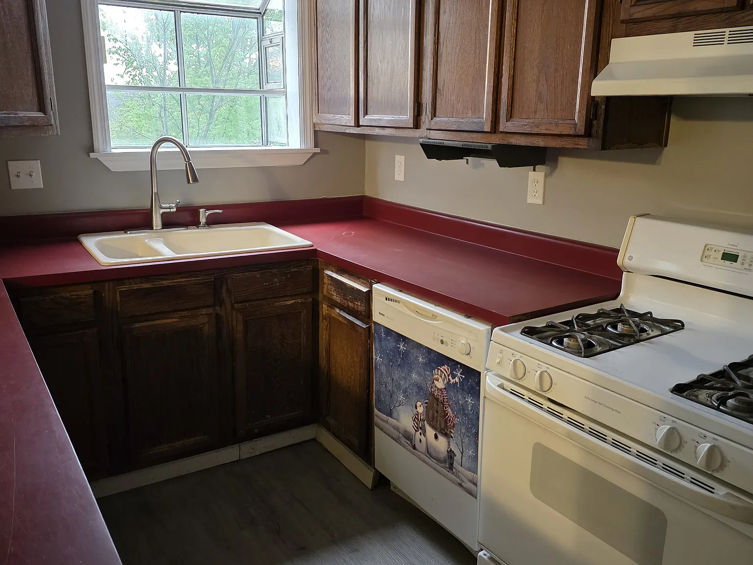 530 Griffin St — Photo 4