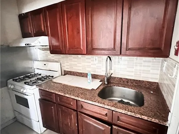 4022 8th Ave #5B, Brooklyn, NY 11232
