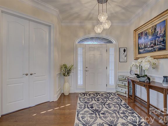 5th image of 15511 Lake Ridge Rd