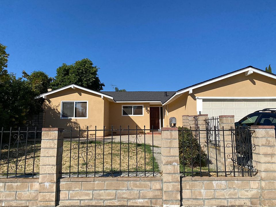 1st image of 2006 Treewood Ln