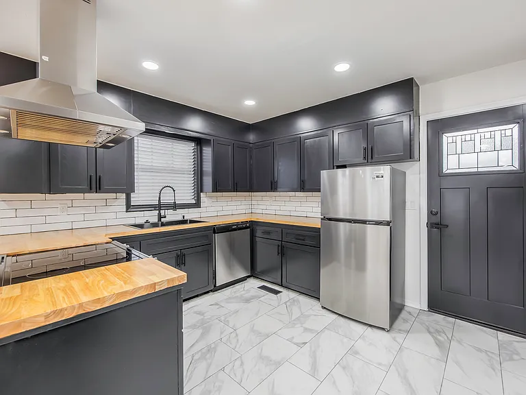 901 S Johnstone Ave — Photo 6