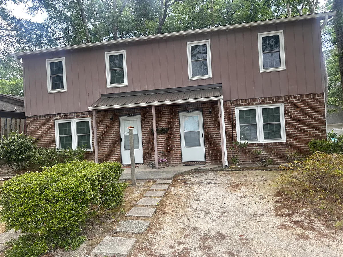 Building Photo - Lakeside Dr