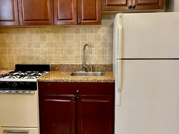 5-7 Kelly Parkway image 3 of 7