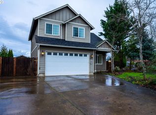 1087 Cedar Ct, Creswell, OR 97426