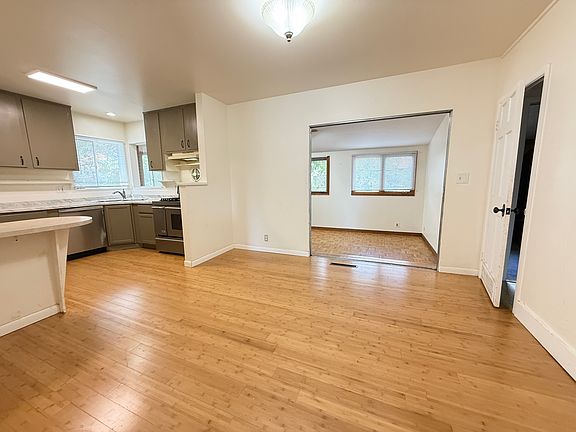 5th image of 3115 20th St