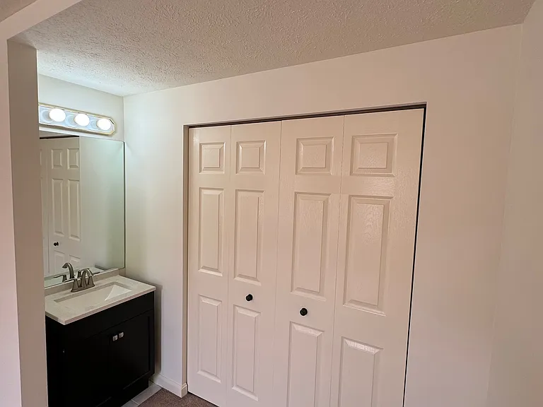 240 Shaler St — Photo 14