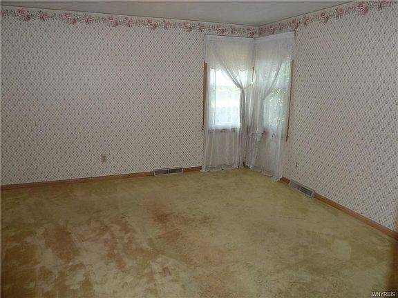 2nd image of 381 Parkhurst Blvd