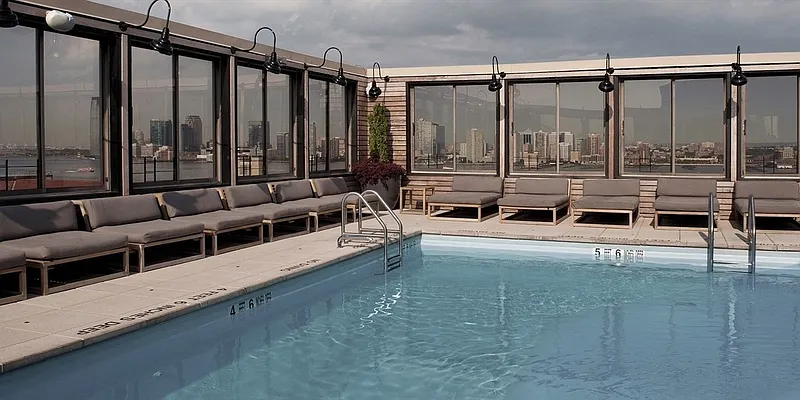 Sold by Compass | media 22