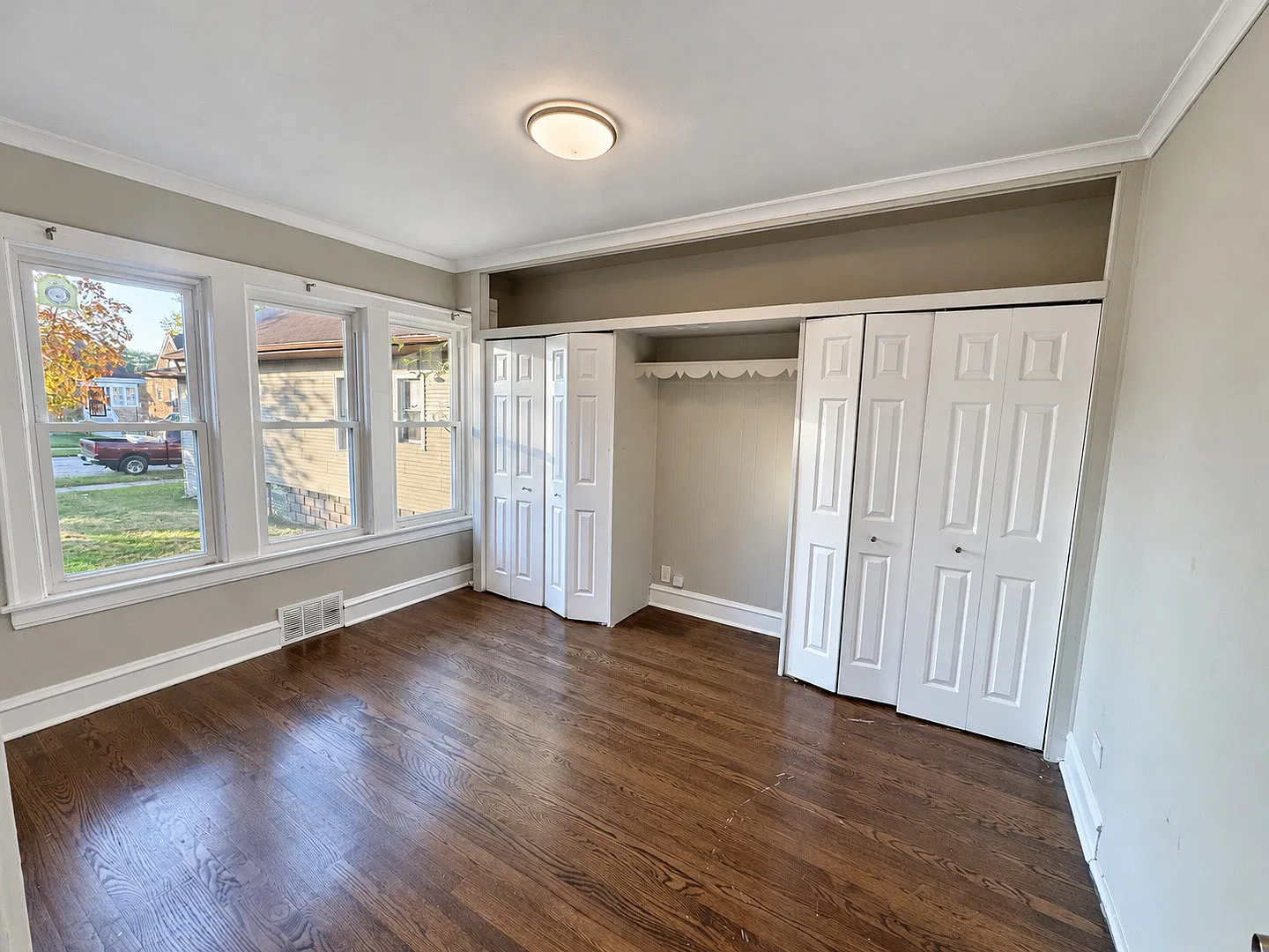 3 bed, 1350 sqft, $2,500 — Photo 4
