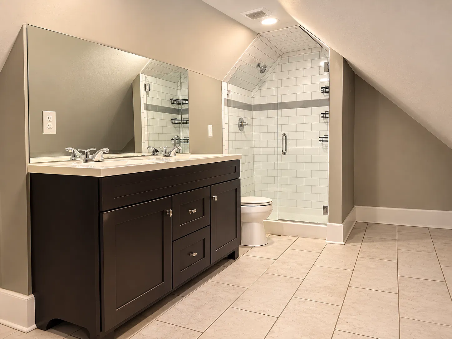 6 bed, 1700 sqft, $3,200 — Photo 2