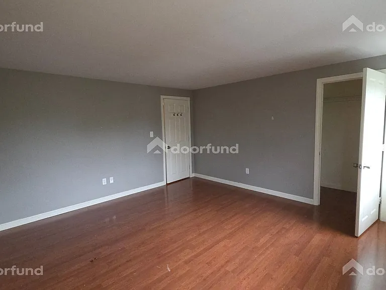 133 Green St #2 — Photo 11