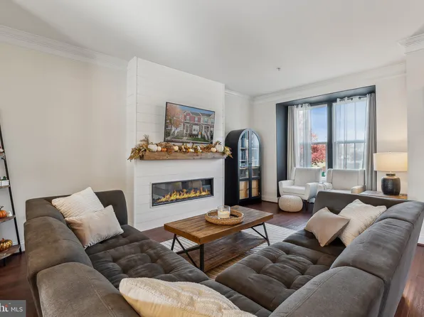 1212 Shenandoah Sq S, Brunswick, MD 21716