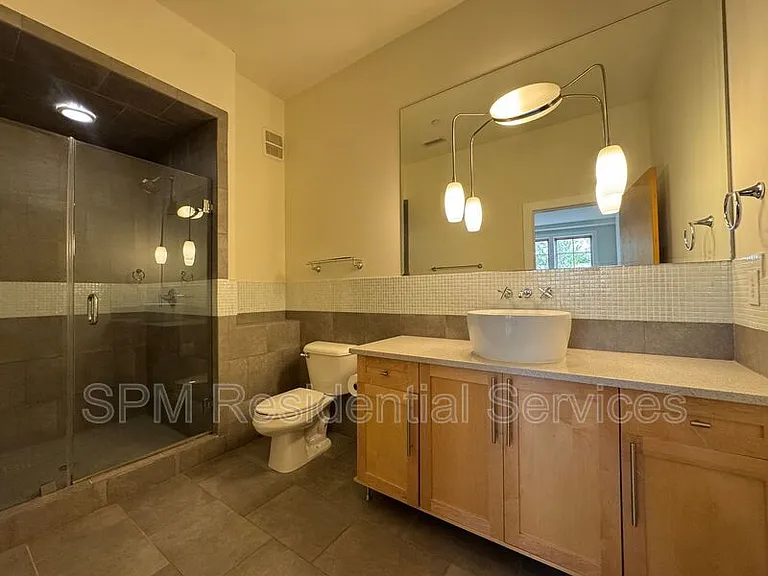 801 N 4th St #302 — Photo 16