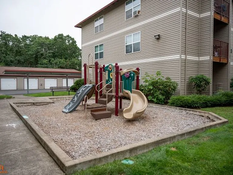 Parkside Apartments — Photo 53