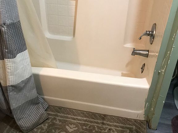 3rd image of 1501 NE 169th Ct