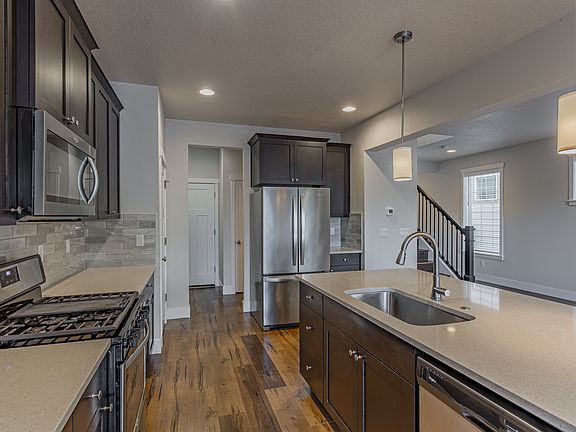 3rd image of 4768 NW Huserik Dr