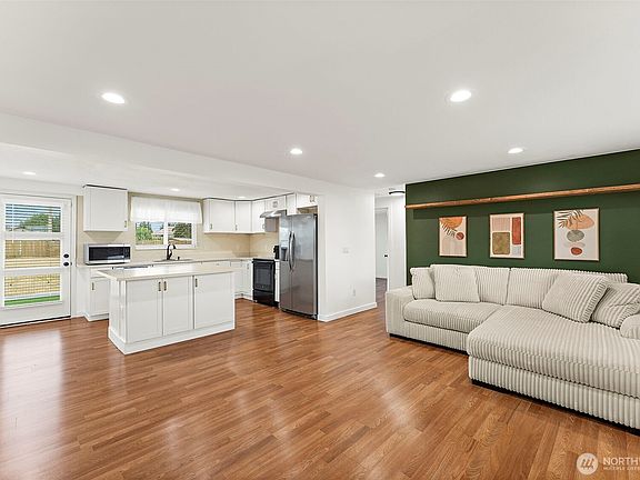 4th image of 5103 Filbert Lane SW