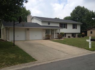 143 Stahl Dr, Smithton, IL 62285
