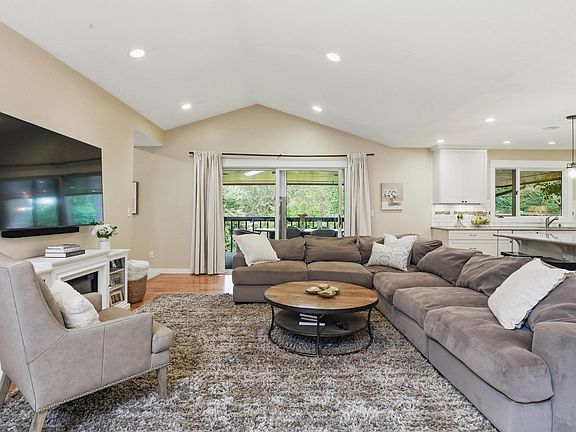 4th image of 3547 S Croydon Ct