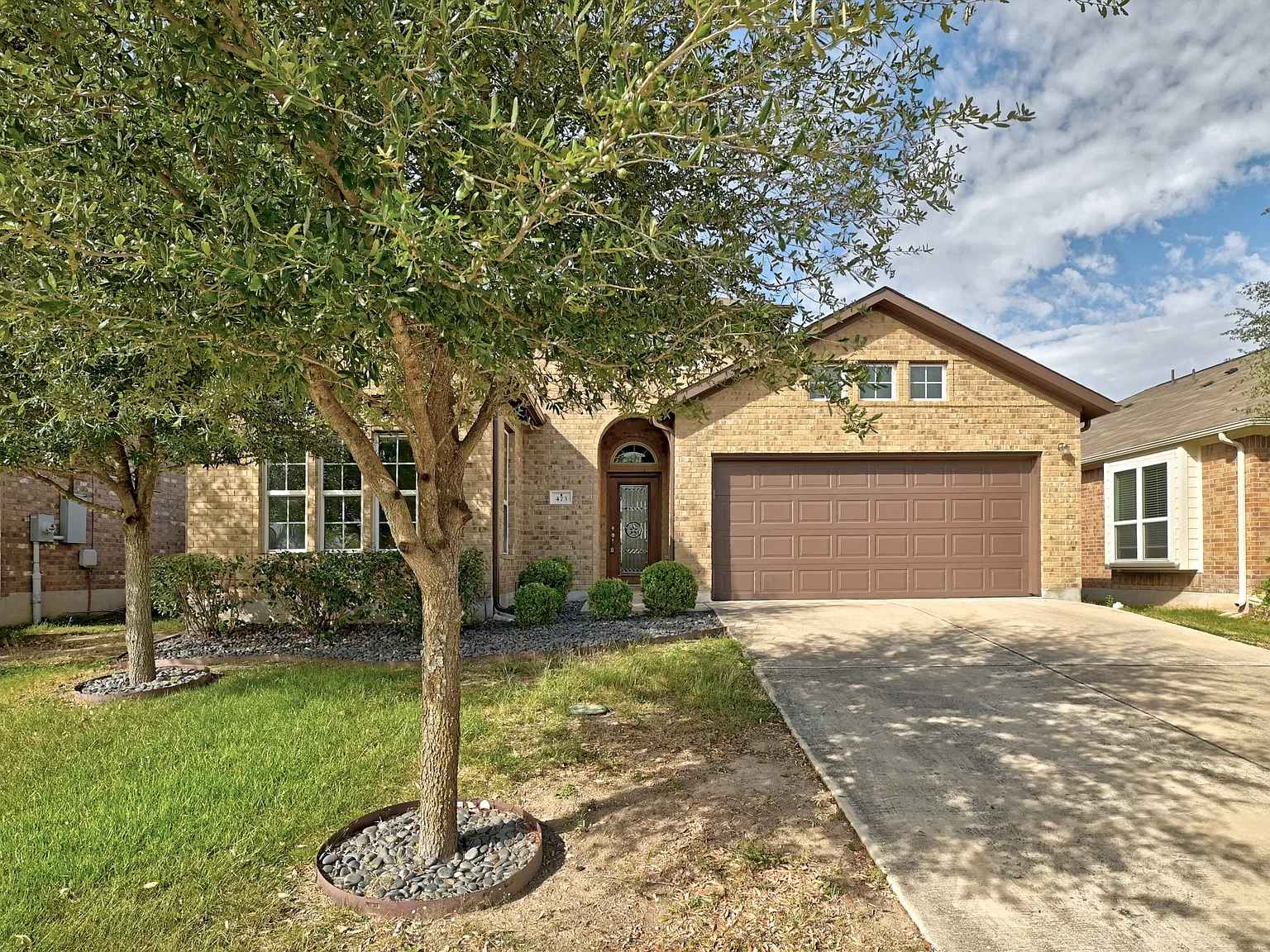 3 bed, 1801 sqft, $2,295 — Photo 1