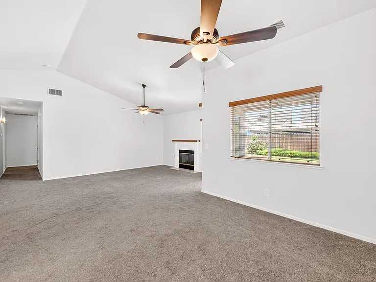2476 N Berlin Ave — Photo 24