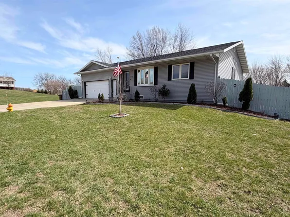 1710 Violet Ln, Storm Lake, IA 50588