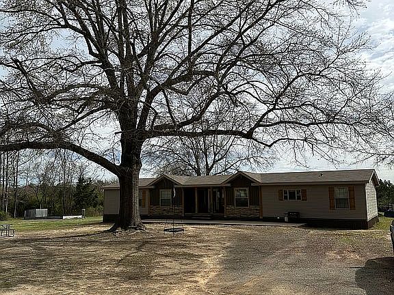3rd image of 830 County Road 3663