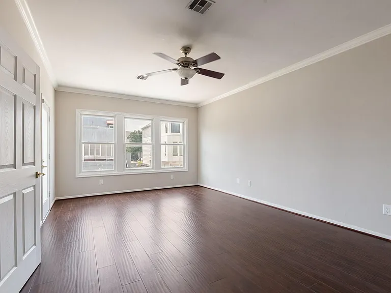 601 Sandman St — Photo 17