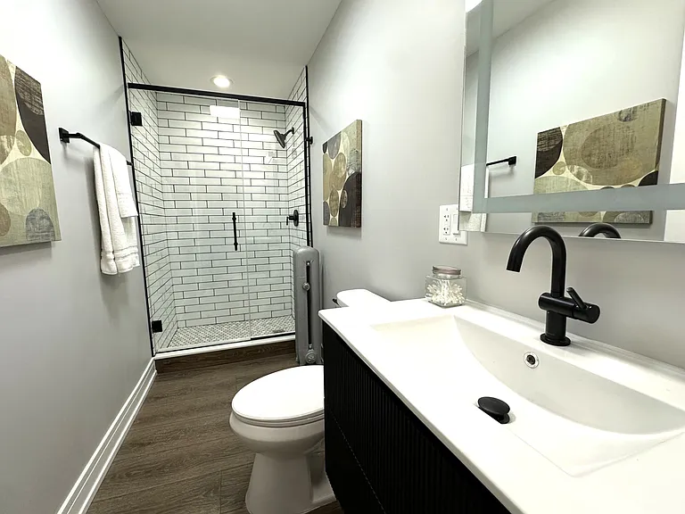 5452 N Paulina St #1R — Photo 8