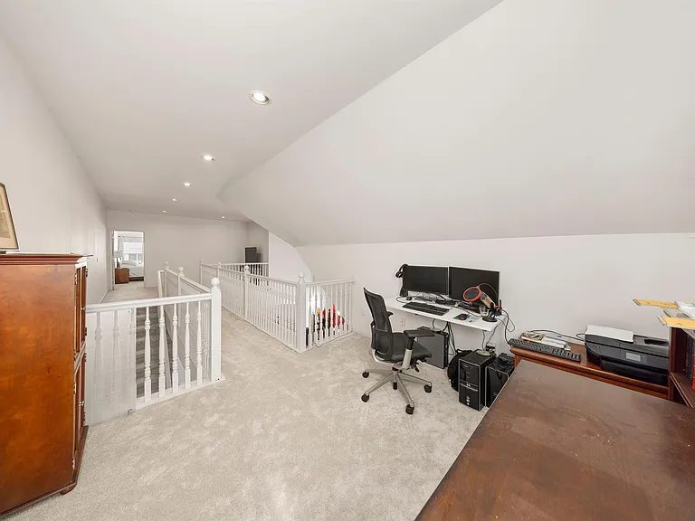 160 Tiffany Ln — Photo 26