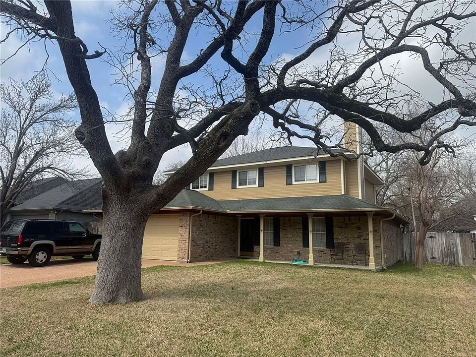1st image of 609 Yorkshire Dr
