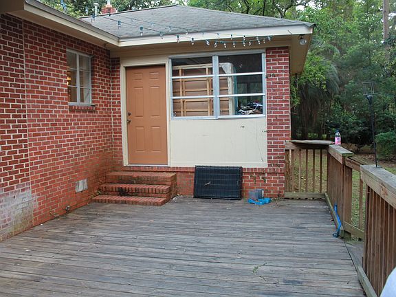 3rd image of 2305 Amelia Cir
