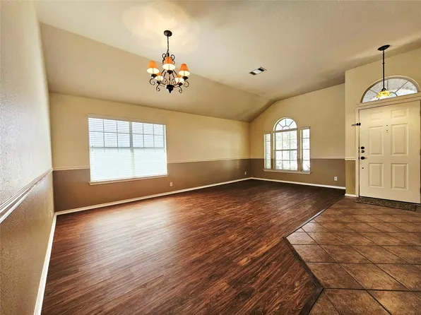 8102 Lerwick Ln, Round Rock, TX 78681