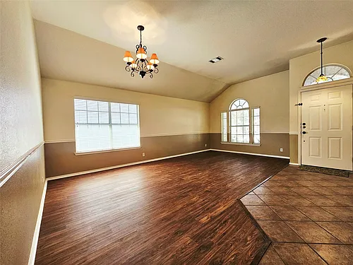8102 Lerwick Ln Photo 1