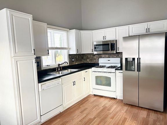 2nd image of 702 Dean Dr