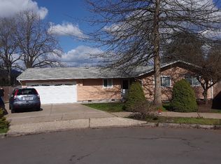 621 V St, Springfield, OR 97477