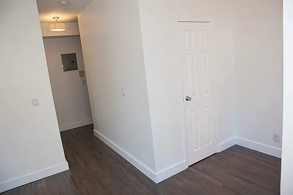 Rented by COASTLINE NEW YORK INC | media 14