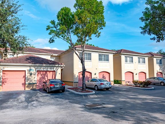 2nd image of 2487 Centergate Dr APT 204