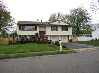 27 Heath Dr, Neptune, NJ
