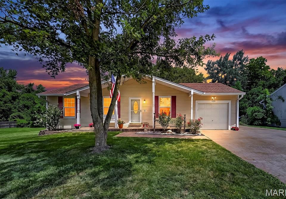 1st image of 1329 Shallow Lake Dr