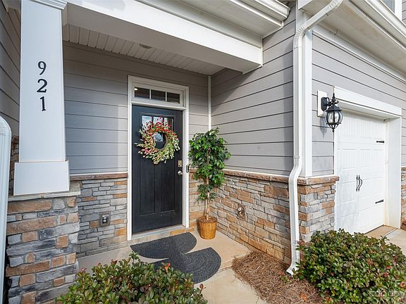 2nd image of 921 Emma Kate Ct