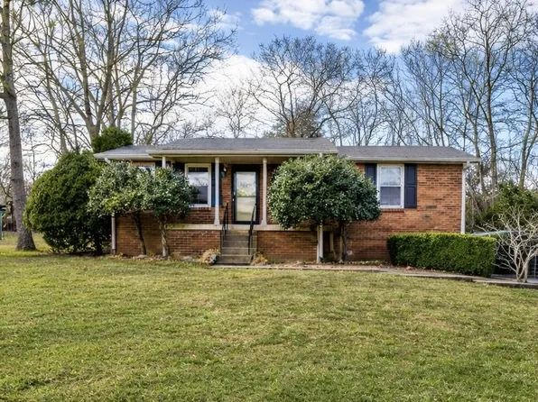 107 Lynn Dr, Hendersonville, TN 37075