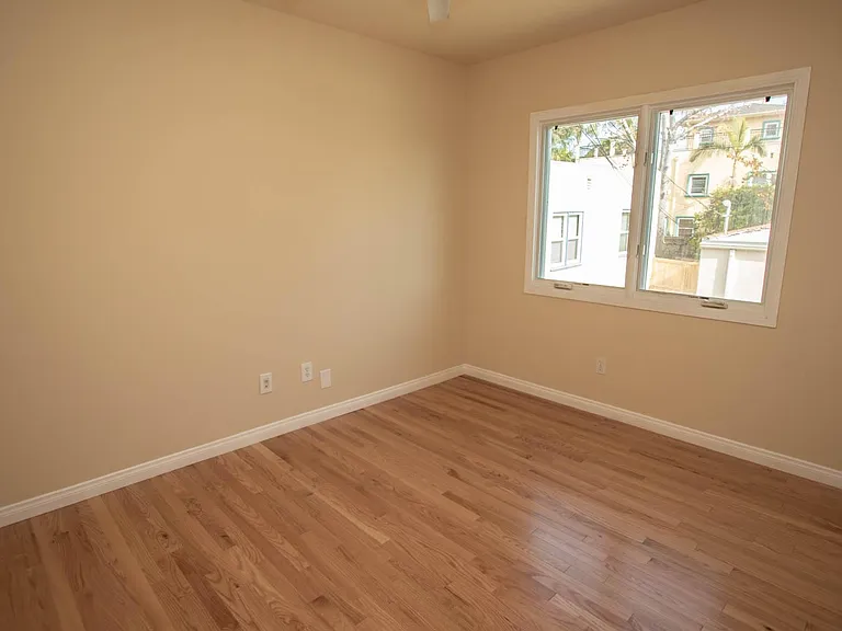 234 Roycroft Ave #C — Photo 17