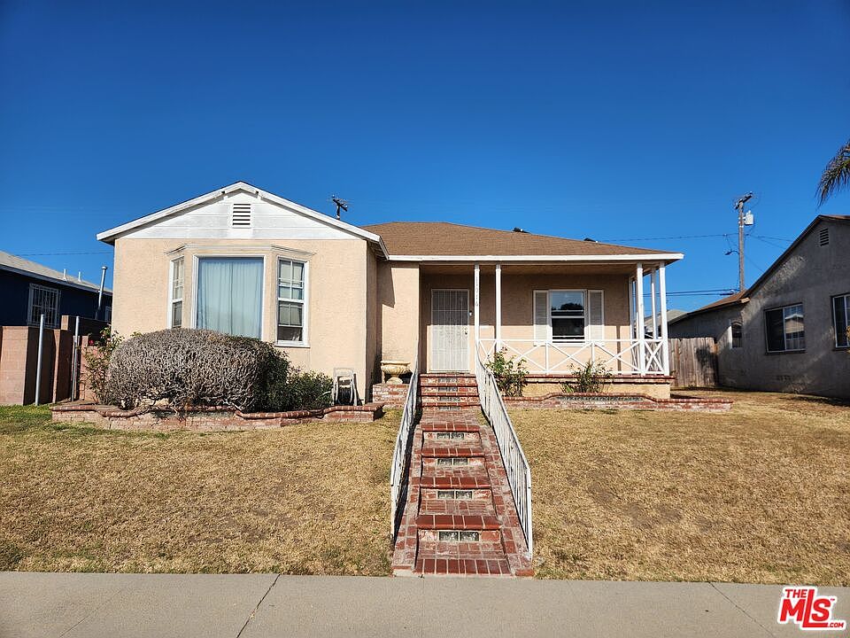 1st image of 11016 S Manhattan Pl